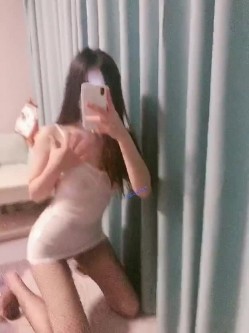 露脸才是王道！高颜长腿极品身材外围绿茶婊【琳琳子】福利~洗澡紫薇足交啪啪你的女神有钱人的母狗 截图9