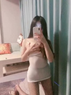 露脸才是王道！高颜长腿极品身材外围绿茶婊【琳琳子】福利~洗澡紫薇足交啪啪你的女神有钱人的母狗 截图14