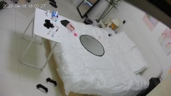 酒店偷拍女网红拍jk到包臀的转场视频的拍摄途中被摄影师狂操几次 截图1