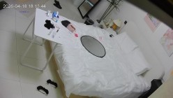 酒店偷拍女网红拍jk到包臀的转场视频的拍摄途中被摄影师狂操几次 截图4