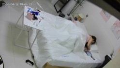 酒店偷拍女网红拍jk到包臀的转场视频的拍摄途中被摄影师狂操几次 截图14