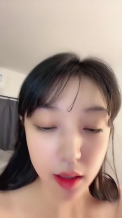 好大~看了就想射 【小奶包包】尺度全开 自慰抽插 大喷水 截图8