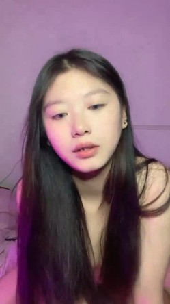 漂亮美眉 跟小男友在家啪啪 多姿势无套输出 不能内射 只能射着屁屁上 截图7