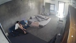 黑客破解家庭网络摄像头偷拍住毛坯房的年轻情侣疯狂做爱有时一天做爱几次 截图7
