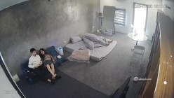 黑客破解家庭网络摄像头偷拍住毛坯房的年轻情侣疯狂做爱有时一天做爱几次 截图10