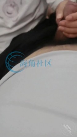 乱伦大神【梦想是母姨双飞】，在小姨闺蜜家小姨给我口 截图7
