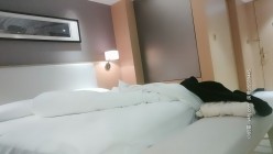 探花朗李寻欢_深夜大奶御姐赴约，张开双腿特写抠B，超近距离正对镜头后入猛操 截图2