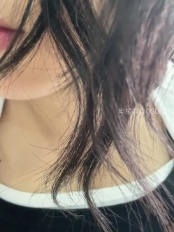 ️极品反差甜妹【lucy2027】表情非常可爱的学生妹趁着没人在教室和厕所自慰 截图5