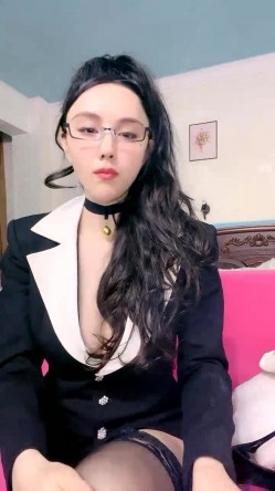 骚逼少妇【一支酸奶】好身材大长腿,裸舞诱惑,天生足交圣体,大尺度掰逼诱惑 截图6
