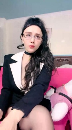 骚逼少妇【一支酸奶】好身材大长腿,裸舞诱惑,天生足交圣体,大尺度掰逼诱惑 截图12