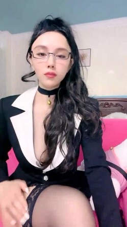骚逼少妇【一支酸奶】好身材大长腿,裸舞诱惑,天生足交圣体,大尺度掰逼诱惑 截图13