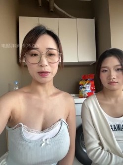 ️清纯主播【202509yoyo】表姐带着表妹下海直播、在线教口活、练习做爱姿势 截图5