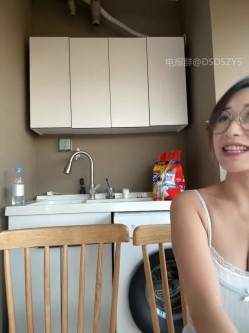 ️清纯主播【202509yoyo】表姐带着表妹下海直播、在线教口活、练习做爱姿势 截图7