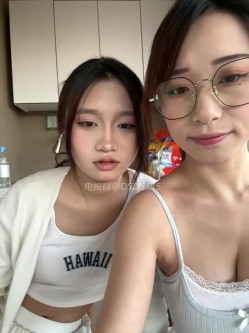 ️清纯主播【202509yoyo】表姐带着表妹下海直播、在线教口活、练习做爱姿势 截图10