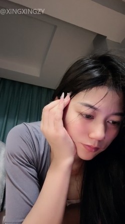气质御姐【新人桃子】丝袜高跟性感淫纹，骑坐假屌抠穴喷水 截图2
