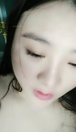 巨乳00后骚浪小仙女和回馈粉丝约操干一炮 全程露脸口交胸推啪啪 极品巨乳适合乳交 操的花枝乱颤 叫床诱惑 截图4