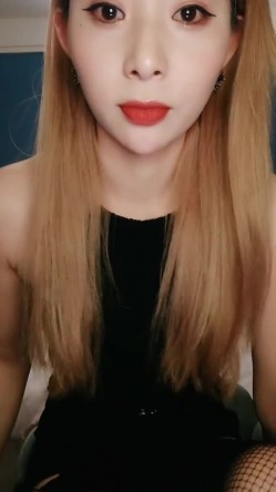 疯狂推荐！【蜜桃cc】新下海女神长得不错,性感网袜美腿~挺优质~被干废了~双洞齐开~狂撸 截图1