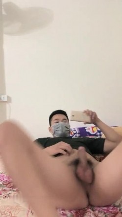 健壮老哥【国外操逼】约了个大屁股短发熟女，舔硬直接开干后入骑乘上下套弄，很是诱惑不要错过 截图1