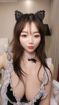 ️极品福利姬【糕迩】超大奶直播视频福利 截图4