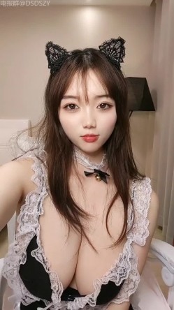 ️极品福利姬【糕迩】超大奶直播视频福利 截图7