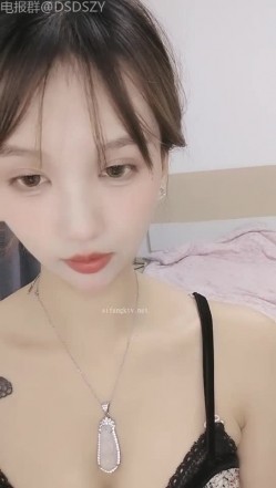 ️顶级颜值女神堪比明星【依依哟】揉穴自慰诱惑 截图2