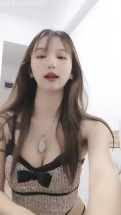 ️顶级颜值女神堪比明星【依依哟】揉穴自慰诱惑 截图11