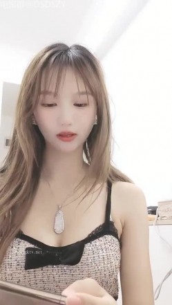 ️顶级颜值女神堪比明星【依依哟】揉穴自慰诱惑 截图16