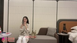 探花曹长卿 约了个在家门口兼职的妹子过程中一直催我快点射出来搞到一半给她赶走了 截图2