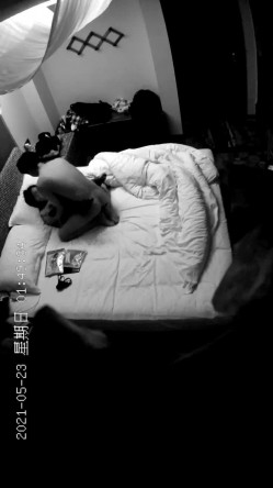 最新流出情趣酒店摄像头偷拍 F罩杯巨乳妹子与男友开房激情啪啪第2弹穿上性感情趣开干 截图11