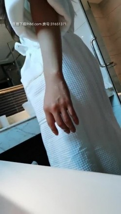 『酒店会所老顾客』约炮达人双飞两姐妹 激情4P换着干 操完一个接着操另一个 各种口交爆操 高清源码录制 截图10