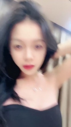 【02年表姐】高颜校花 黑丝大长腿 模特身材 美乳翘臀 道具自慰 无套啪啪 吃鸡骑乘 揉奶 截图6