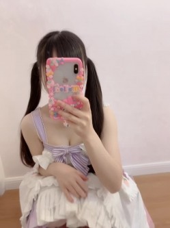 ️双马尾纯情小可爱 ️奶油肌肤纯欲系美少女〖蔡小熊〗表面乖巧的萌妹子背地里是个小骚货 大长腿少女清纯与风骚并存 截图10