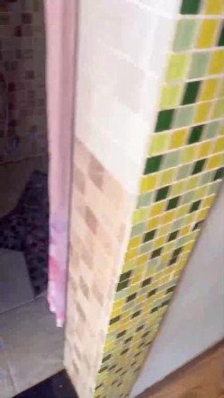 美艳性感的小妈出轨 ️被我发现了今天趁着我爸不在家威胁她和我做爱没想到小妈竟然反客为主勾引我操她 截图3