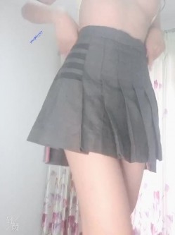 露脸才是王道！高颜长腿极品身材外围绿茶婊【琳琳子】福利~洗澡紫薇足交啪啪你的女神有钱人的母狗 截图1