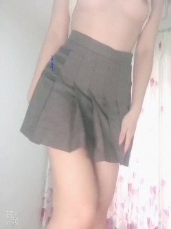露脸才是王道！高颜长腿极品身材外围绿茶婊【琳琳子】福利~洗澡紫薇足交啪啪你的女神有钱人的母狗 截图2