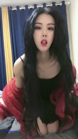 举牌圈 反差露脸美女应大神【一少】定制，七位青春美少女淫荡私拍 截图1