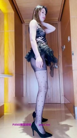 《最新顶流重磅》高人气PANS极品反差小姐姐【淘淘】高端定制~白丝黑丝多套情趣制服露点摇摆挑逗 截图7