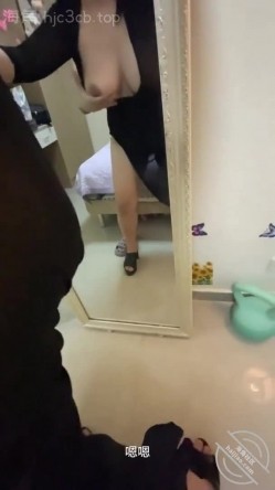 24万粉约炮大神【小兽先生】付费钻石贴，人妻的诱惑，没想到大奶少妇还是位喜欢偷情的痴女 截图14
