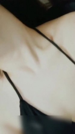超S级完美女神若儿超诱惑 高跟开叉黑纱裙假屌快速抽插敏感浪穴 高潮喷水小逼会唿吸一样喘息颤抖 高清完整版 截图2