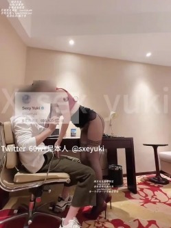 极品身材巨乳肥臀性瘾BBW母狗「Sexy_Yuki」黑丝女上司拿下男下属，内裤没穿叫下属进来，结果在y的调情引导下，做到满足 截图2