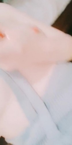 最新价值288元网红少女恶犬大尺度订制作品之网红露背毛衣女神 水晶棒强势插入 高清私拍34P 高清原版无水印 截图14