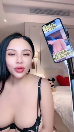 极品少妇主播 『斯佳丽』巨乳肥臀扣逼不停喷水 截图4