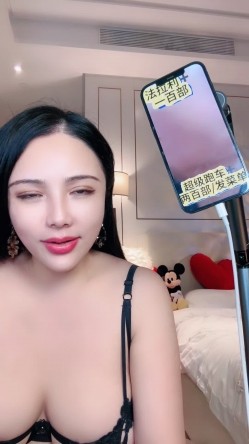 极品少妇主播 『斯佳丽』巨乳肥臀扣逼不停喷水 截图8