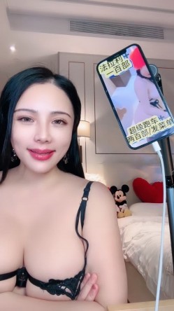极品少妇主播 『斯佳丽』巨乳肥臀扣逼不停喷水 截图10