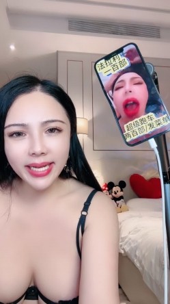 极品少妇主播 『斯佳丽』巨乳肥臀扣逼不停喷水 截图13