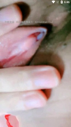 清纯面孔的年轻女神，童颜巨乳，露脸自慰，近景特写粉木耳 截图3