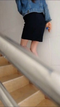 约操饭店老板娘，太他妈得劲啦，红高根、肉色丝袜、黑内裤、阴毛浓密，’今天干了你两次，爽啊‘，’以后常来啊‘，对白精彩、真实！ 截图7