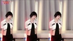 虎牙星秀主播女神级别清纯美女【林小花】首次私人定制露逼裸舞大尺度流出不亏是网红真会整活 截图8