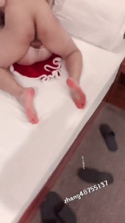 推特网红苏州昆山极品NTR夫妻【泣妻器骑】私拍~外柔内骚长腿翘臀找单男3P前后夹击极度反差 截图11