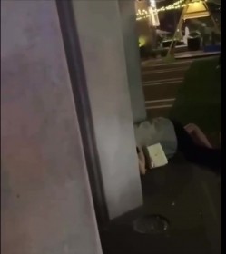 十月最新【网爆门事件】南京市玄武区1912酒吧街 醉酒高跟美女被当街强奸 截图4